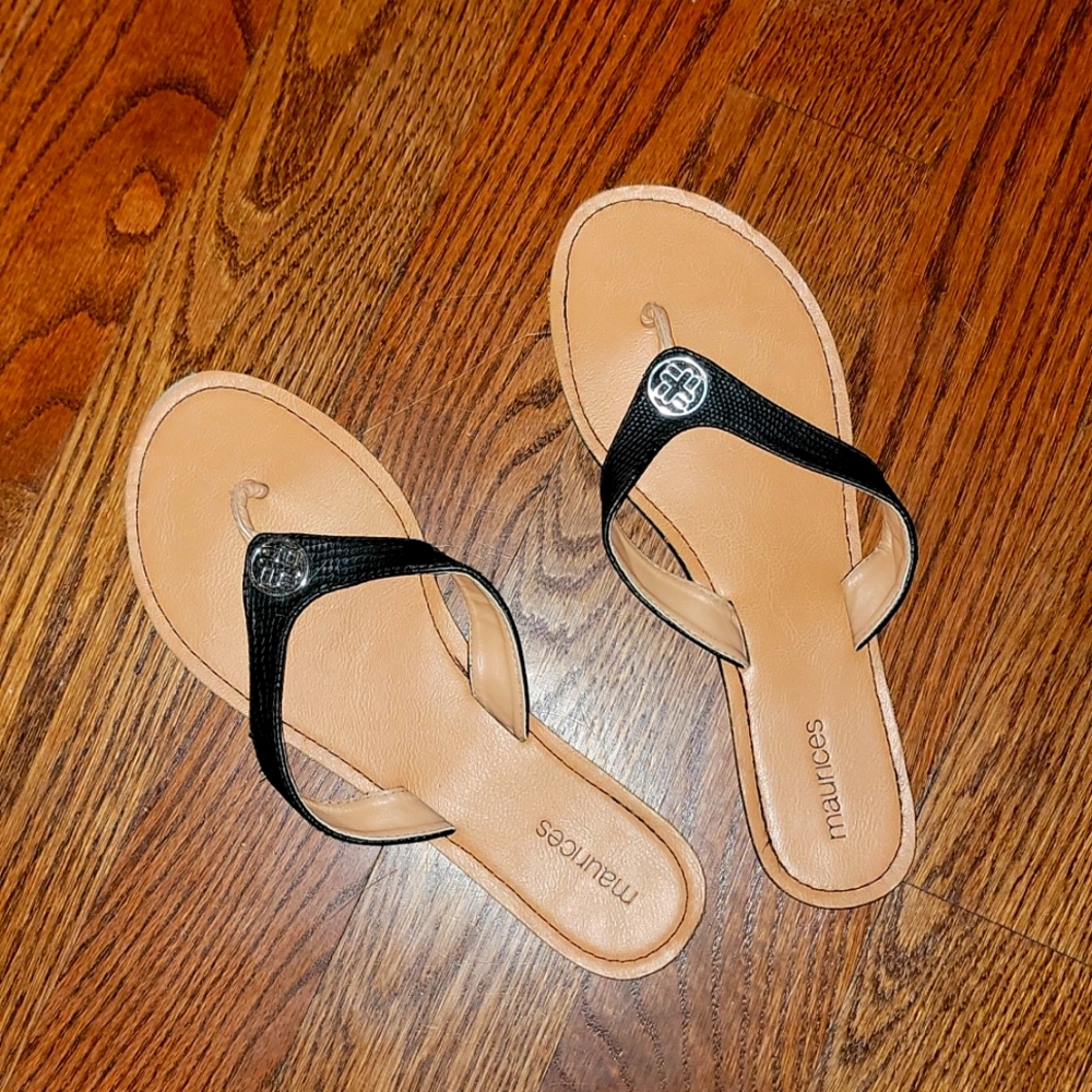 Maurices womans sandals.